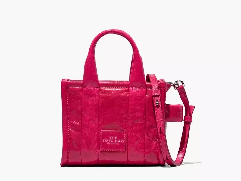 13201 MARC JACOBS Shiny Crinkle Micro Tote MAGENTA |