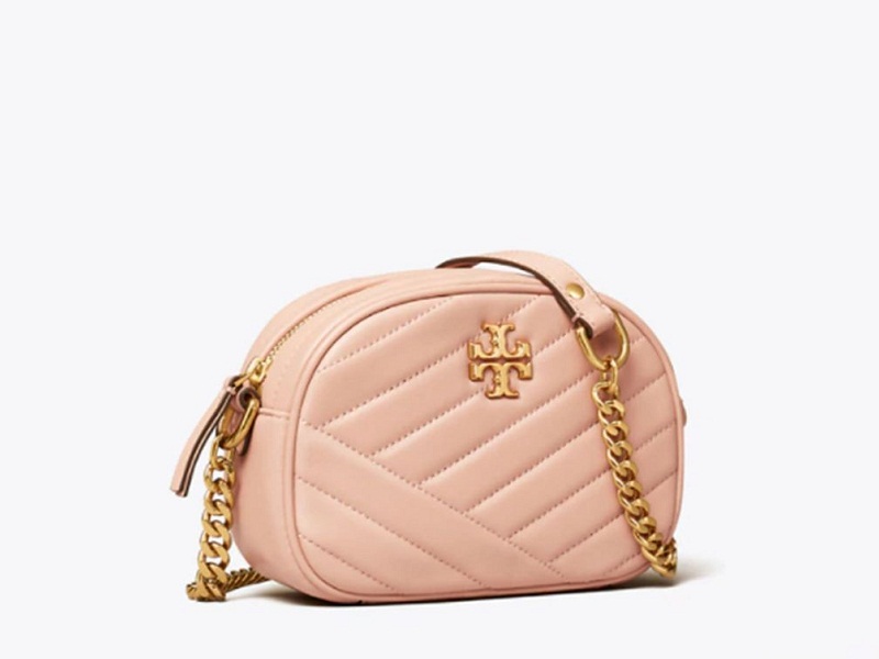 TORY BURCH KIRA CHEVRON SMALL CAMERA BAG, PINK MOON 💕Zipper closure  💕Adjustable metal chain strap with leather shoulder guard for…
